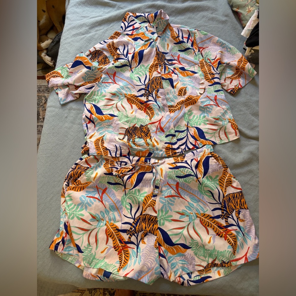 Cynthia Rowley tiger tropical pajama set shorts and shirt, size large